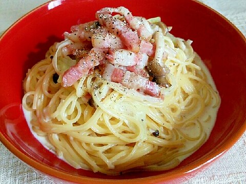 たっぷりベーコンとキャベツのクリームパスタ